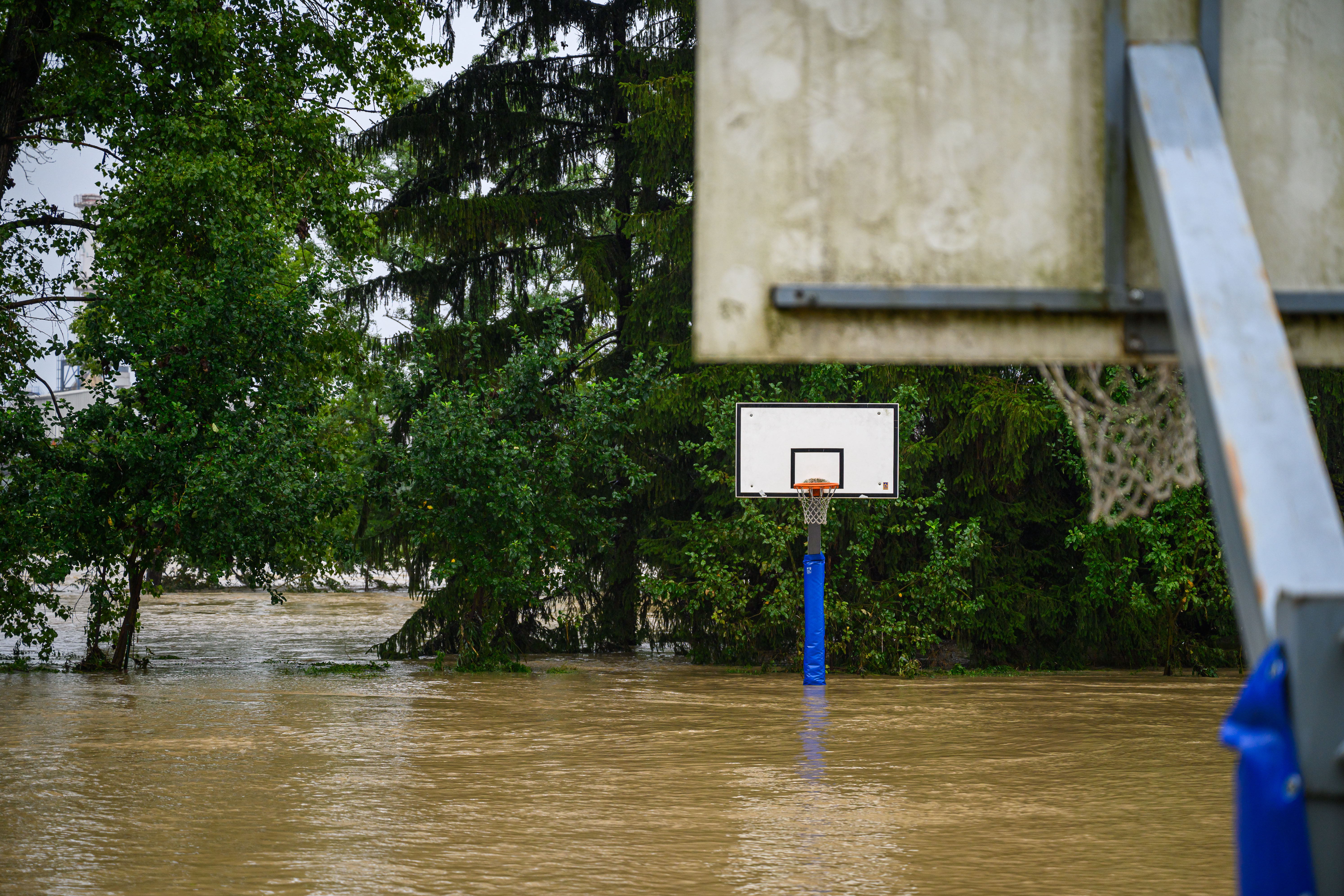 بالصور.. "أسوأ كارثة طبيعية" في سلوفينيا منذ أكثر من 30 عاماً