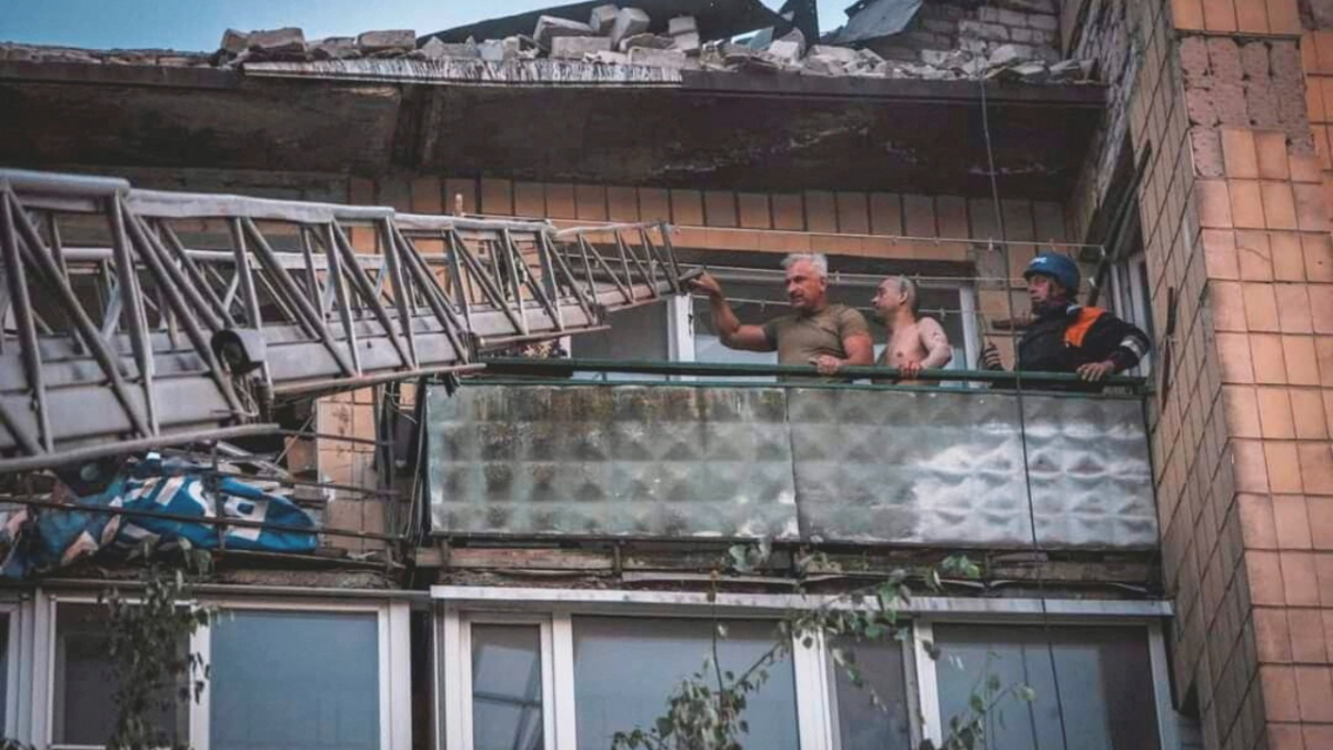 قتلى وجرحى في قصف روسي لمبنى سكني شرق أوكرانيا