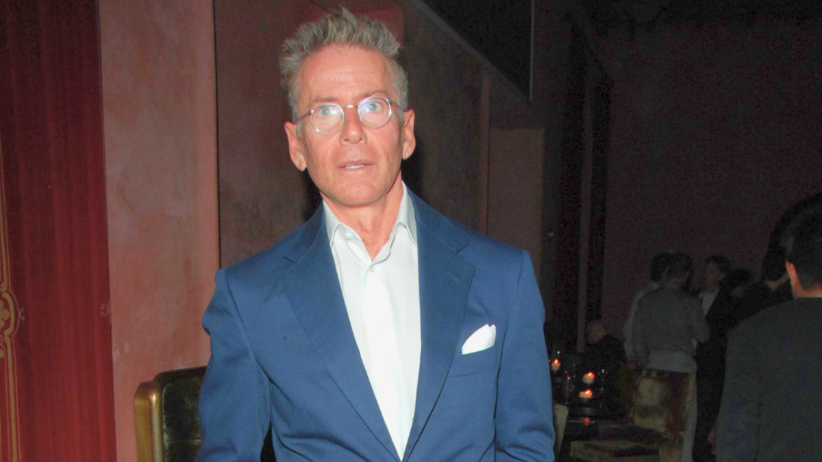 من هم أهم المؤثرين في عالم تصميم الأزياء عبر التاريخ؟