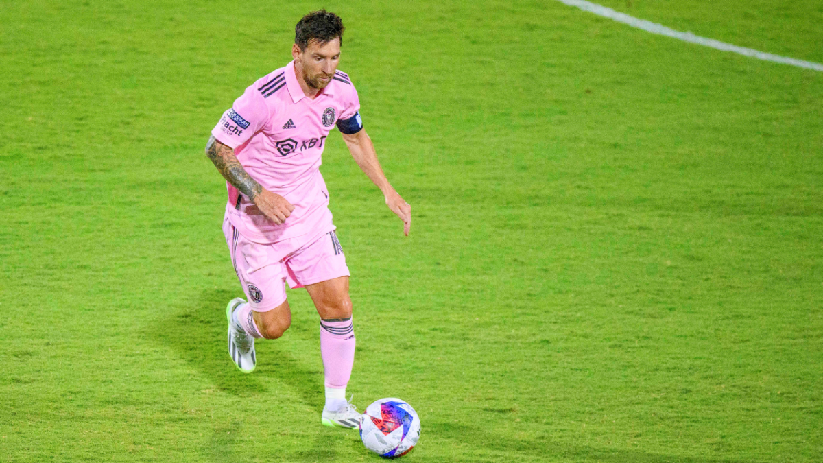 منهم ليونيل ميسي.. نجوم رفضوا الانضمام إلى الدوري السعودي 4 منهم ليونيل ميسي.. نجوم رفضوا الانضمام إلى الدوري السعودي