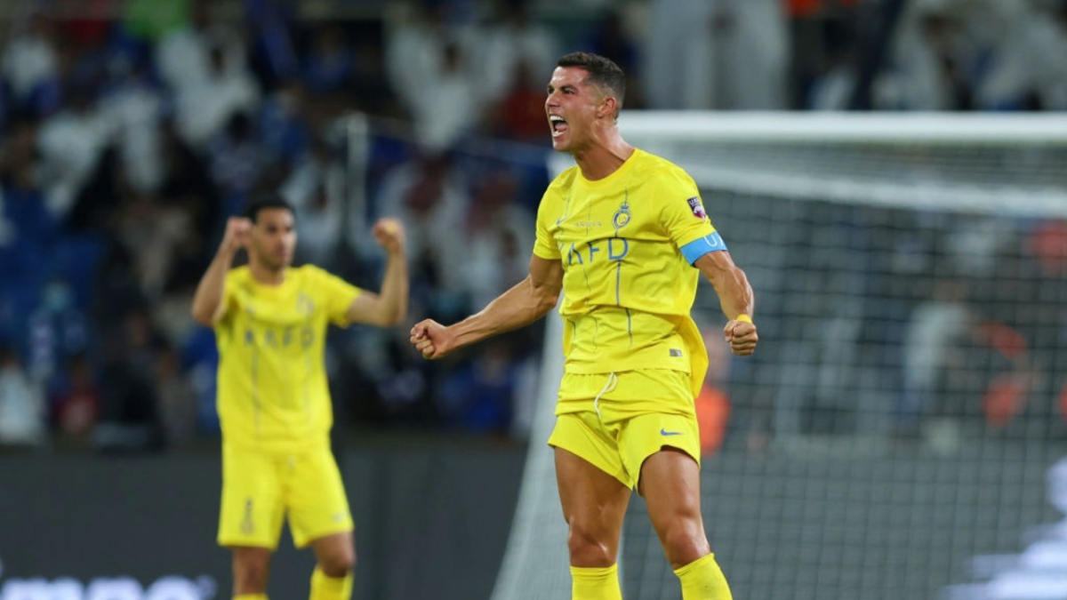 بالصور.. فرحة جنونية لرونالدو بلقبه الأول مع النصر السعودي