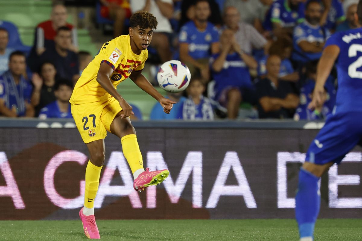 موقعة البطاقات الحمراء.. برشلونة يستهلّ الموسم بالتعثر أمام خيتافي (فيديو)