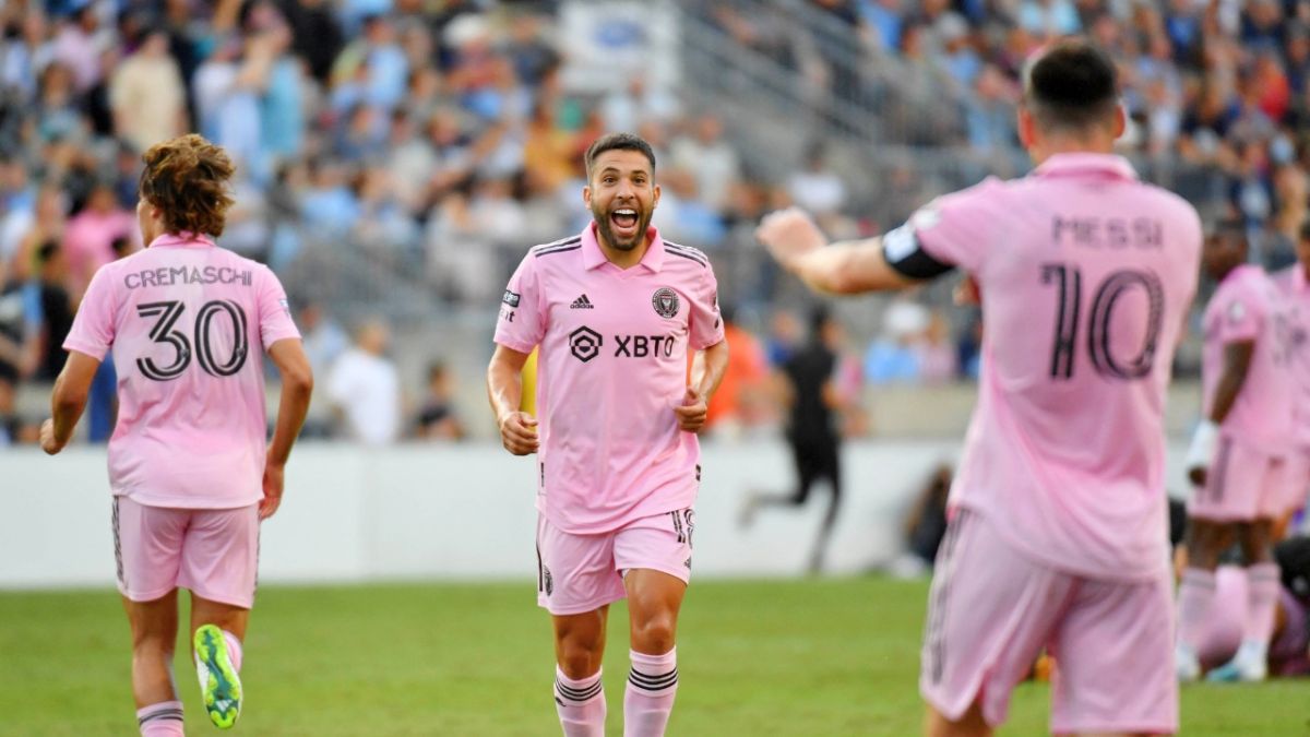 بالصور.. ميسي يقود إنتر ميامي لفوز ساحق في كأس الدوري ويضمن مكانًا في النهائي