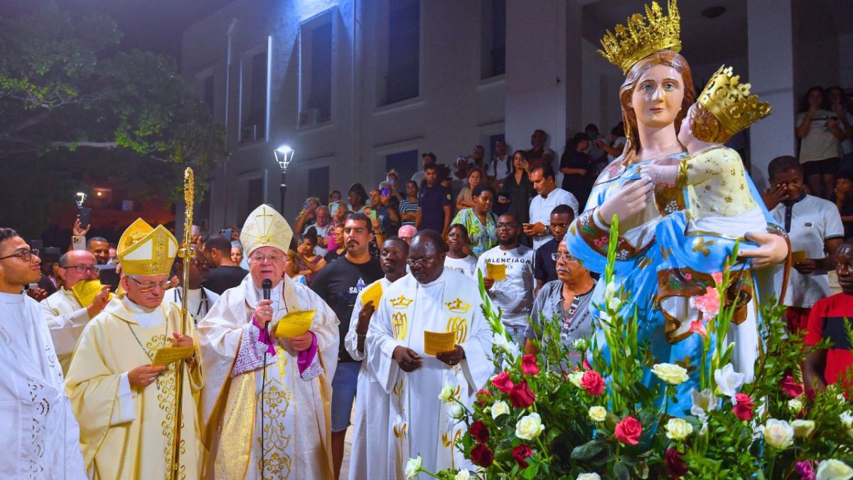 من أجل العيش المشترك.. المسلمون والمسيحيون في تونس في مسيرة واحدة