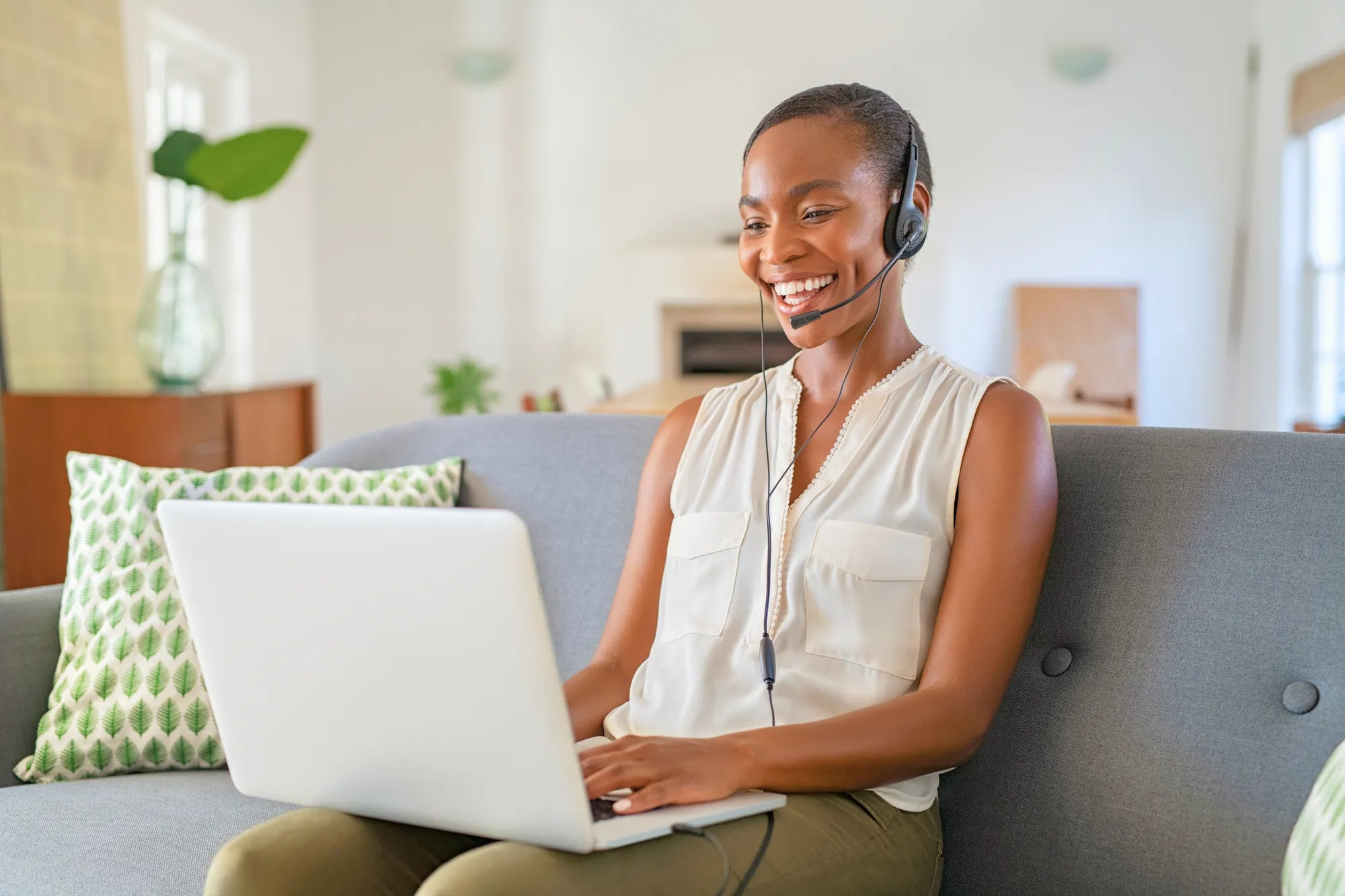 العمل الحر والوظيفة التقليدية.. ما هما وما الفارق بينهما؟