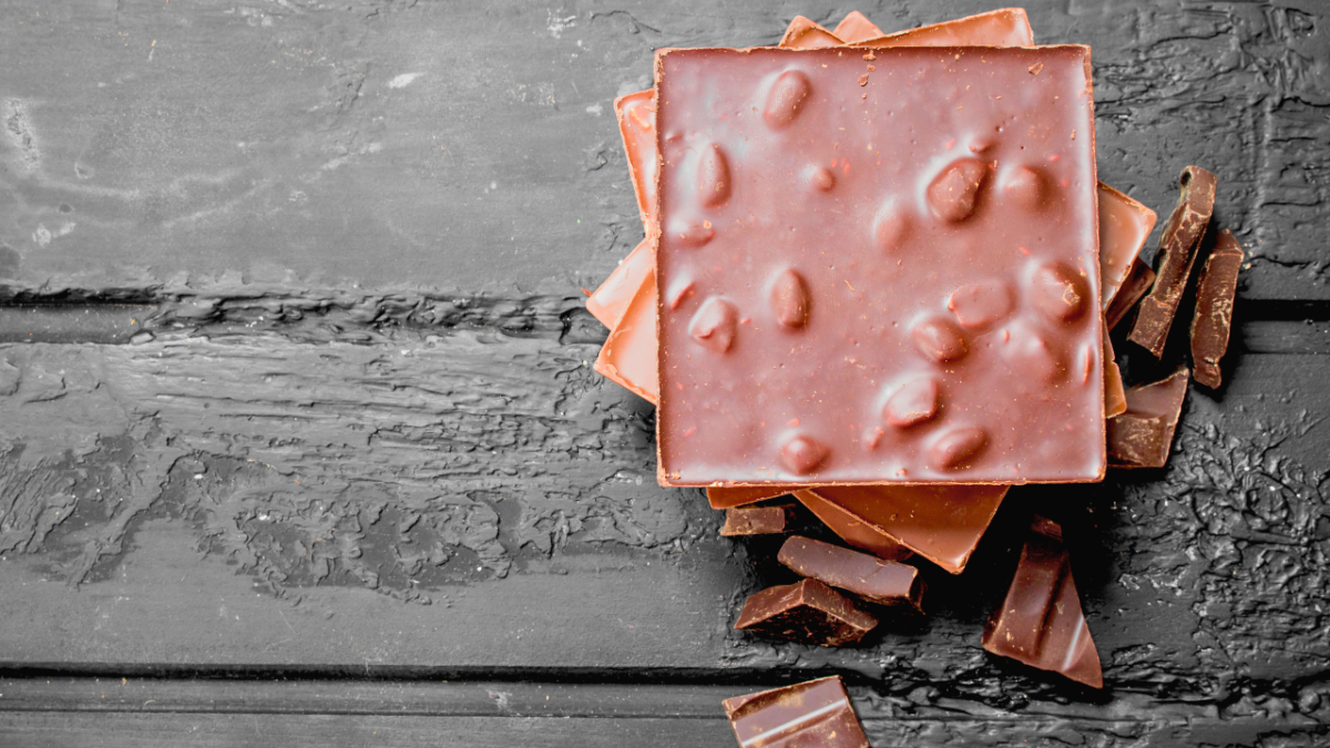 هل أنت من عشاق الشوكولاتة؟ تعرف على الفوارق بين أنواعها المختلفة