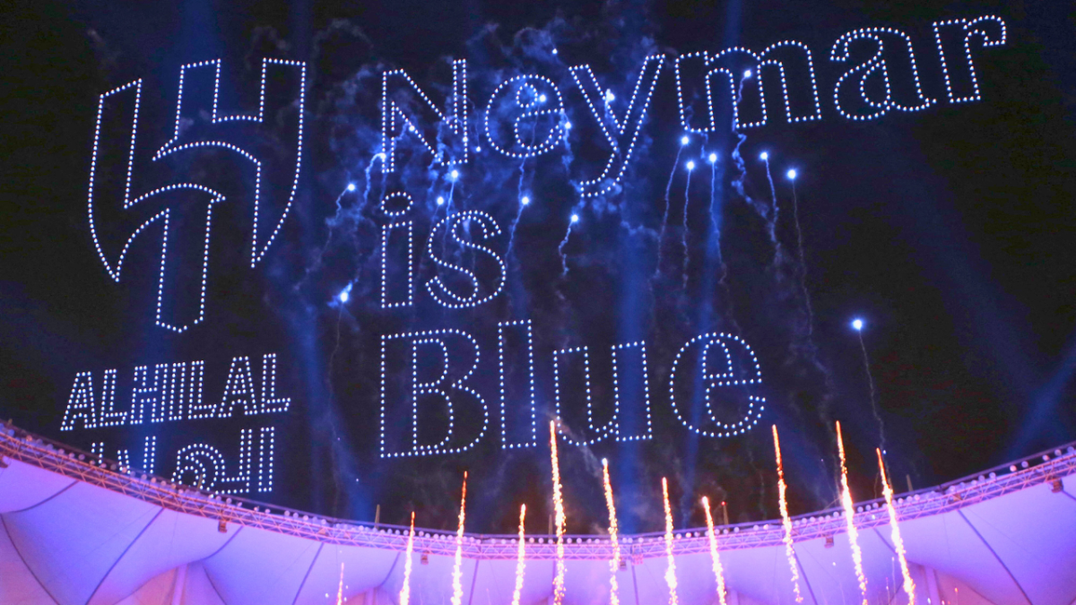 بالصور.. الهلال يقدم نيمار إلى جماهيره بعرضٍ مذهل