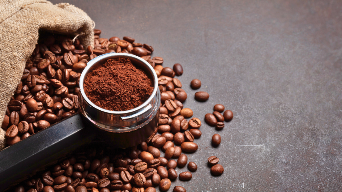 الطعم والفوائد ومحتوى الكافيين.. دليلك إلى الفروقات بين القهوة والشاي