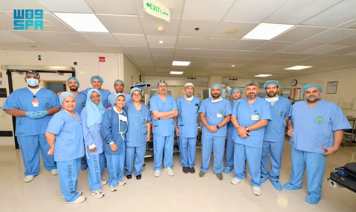 باستخدام الروبوت.. مستشفى الملك فيصل التخصصي في السعودية يزرع شرائح داخل المخ 1 باستخدام الروبوت.. مستشفى الملك فيصل التخصصي في السعودية يزرع شرائح داخل المخ
