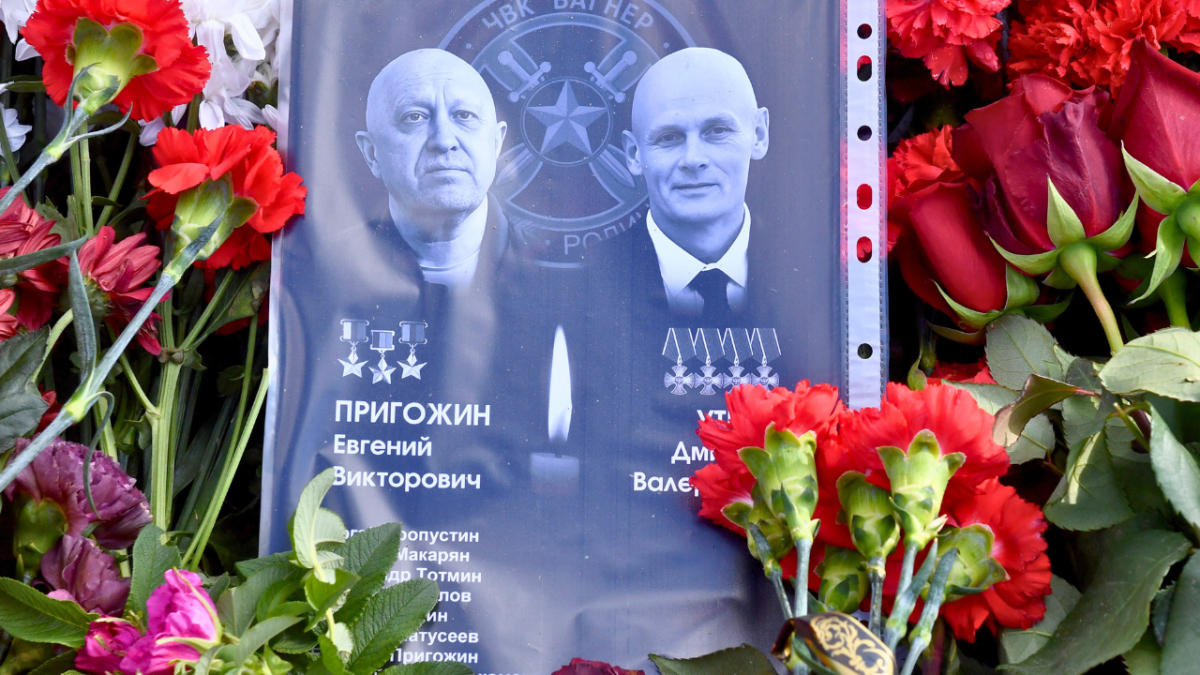 غاب عنها بوتين.. مراسم تشييع زعيم فاغنر في سانت بطرسبرغ 1 غاب عنها بوتين.. مراسم تشييع زعيم فاغنر في سانت بطرسبرغ