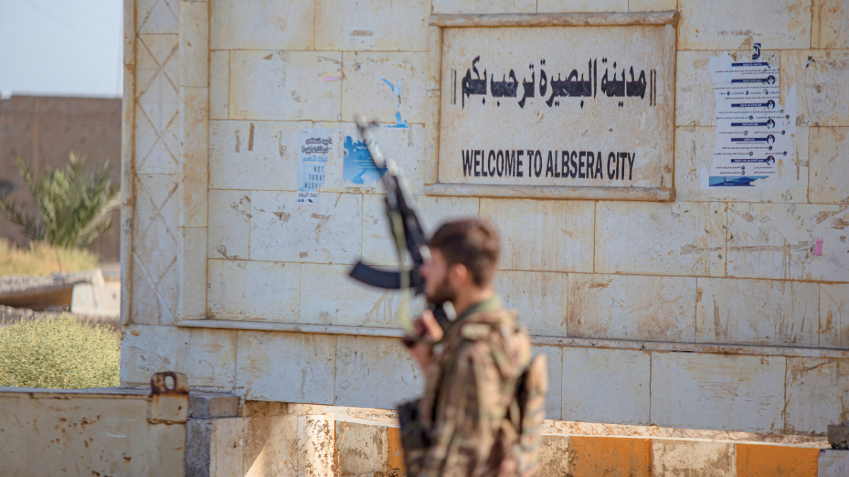 معارك دير الزور.. هل تُهدد بزيادة نشاط تنظيم داعش؟ 1 معارك دير الزور.. هل تُهدد بزيادة نشاط تنظيم داعش؟