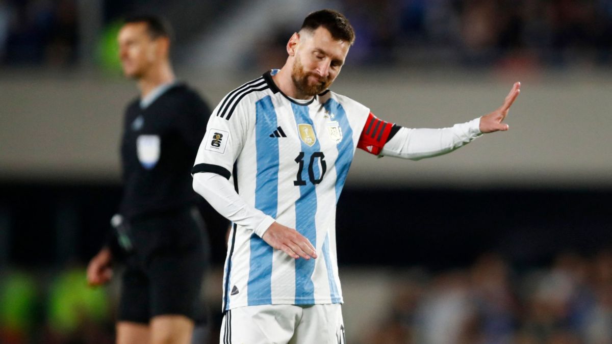 ميسي يقود الأرجنتين إلى بداية مثالية في تصفيات مونديال 2026 4 ميسي يقود الأرجنتين إلى بداية مثالية في تصفيات مونديال 2026