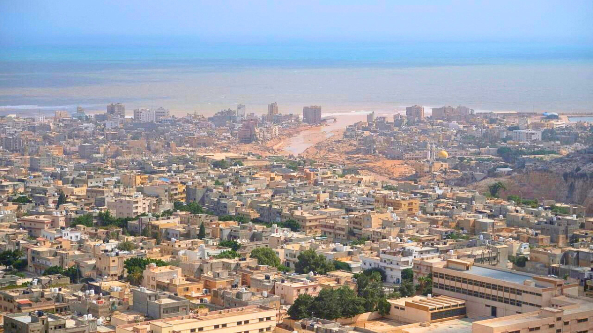 قبل وبعد.. صور للأقمار الصناعية ترصد تأثير إعصار دانيال على مدينة درنة في ليبيا