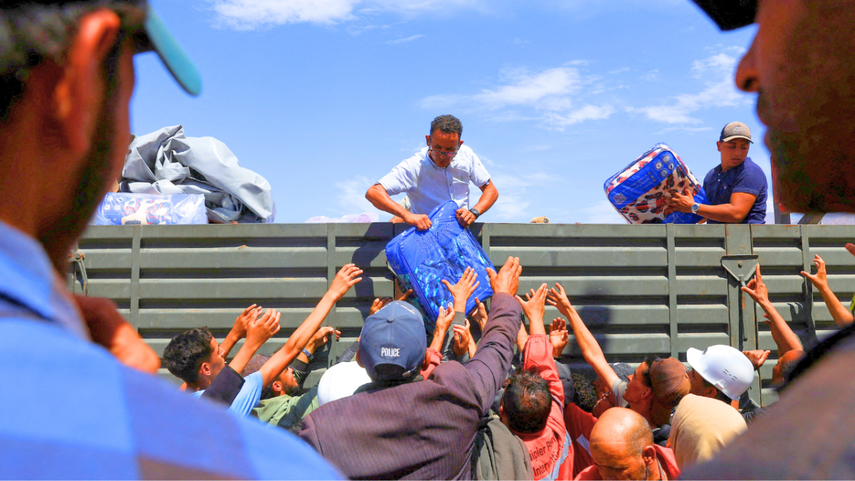 بعد مرور 5 أيام على زلزال المغرب.. كيف يقود الشباب جهود الإغاثة بعد الفاجعة؟ 7 بعد مرور 5 أيام على زلزال المغرب.. كيف يقود الشباب جهود الإغاثة هناك؟