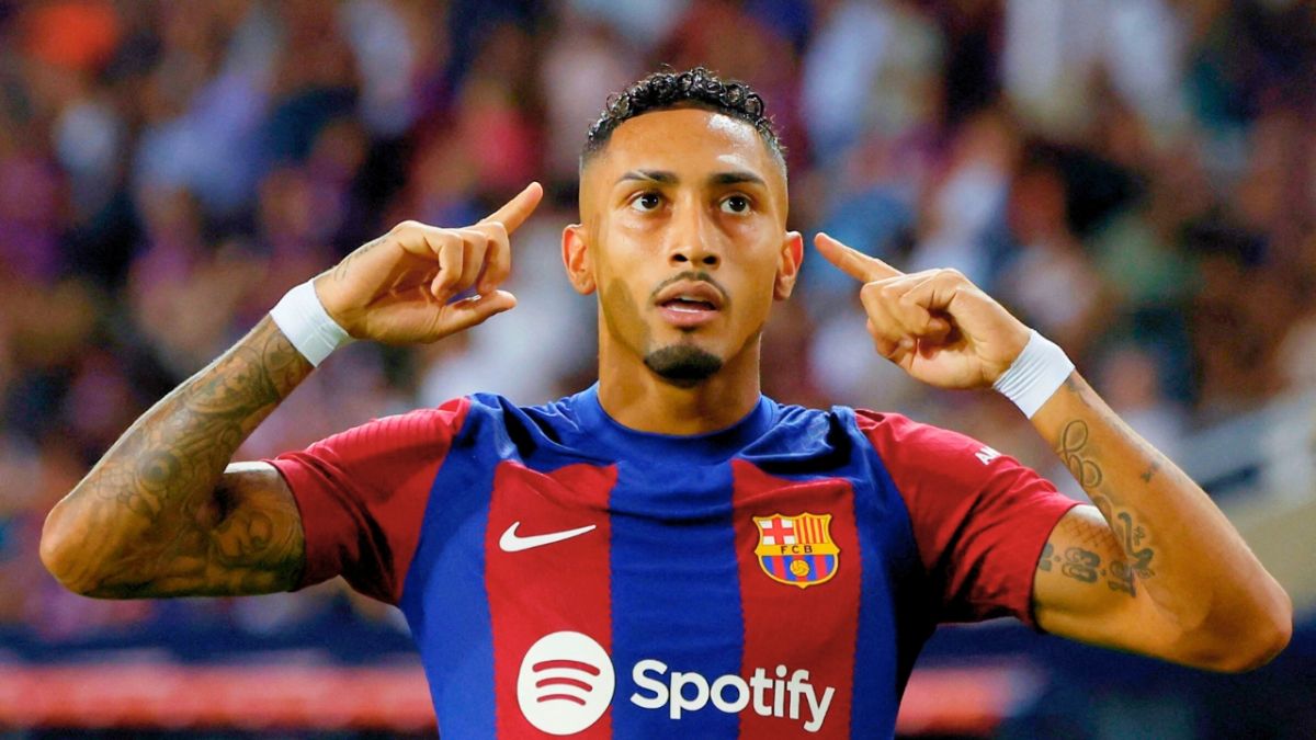 بالصور.. خماسية مبهرة لفريق برشلونة بشباك بيتيس