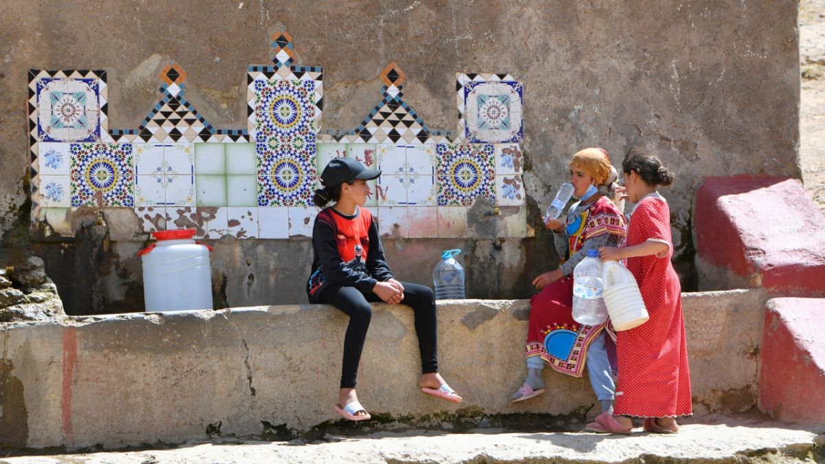 قلة النظافة.. خطر جديد ينذر بكارثة في مناطق زلزال المغرب