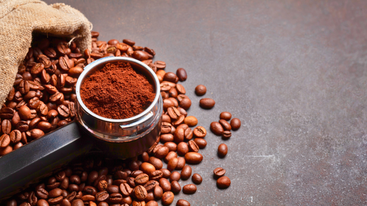 دليلك الشامل إلى الفرق بين القهوة العادية وقهوة الإسبريسو