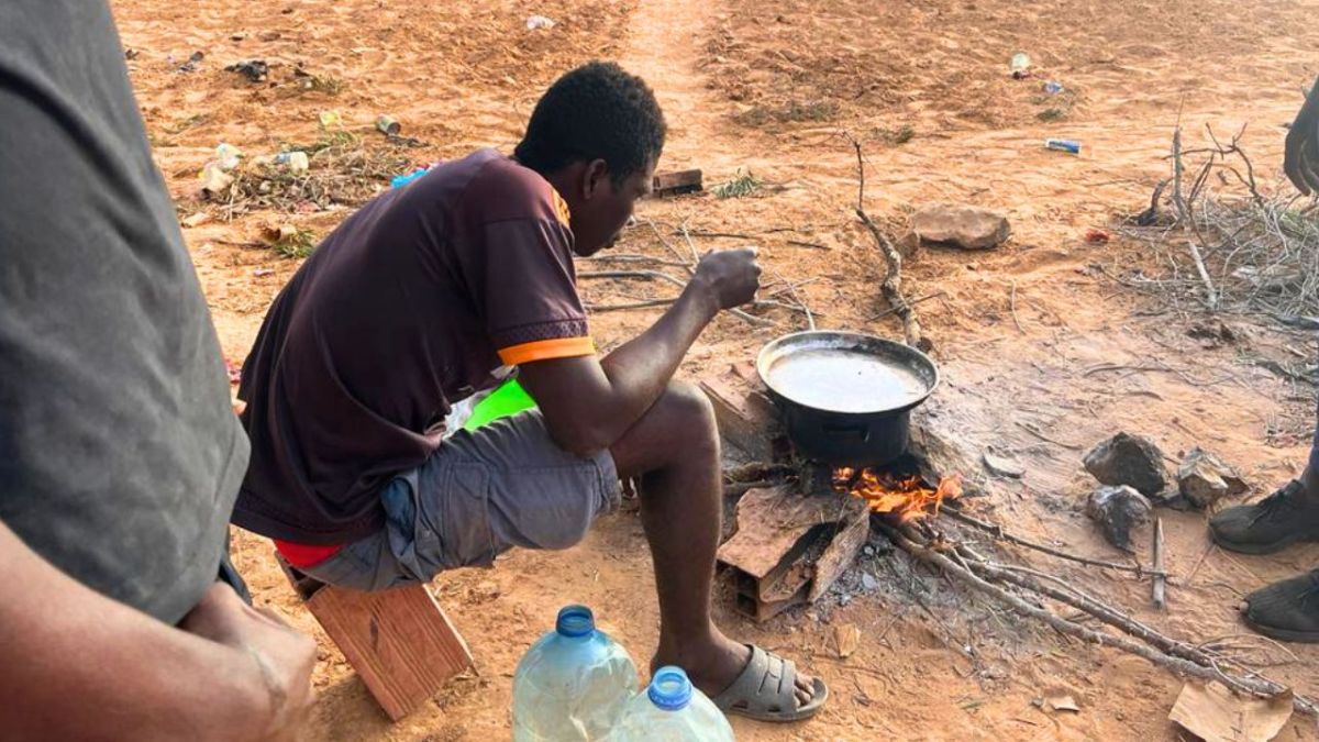 "لا يمكن لأحد أن يتحمل ما تحملناه".. معاناة الأفارقة مستمرة في تونس