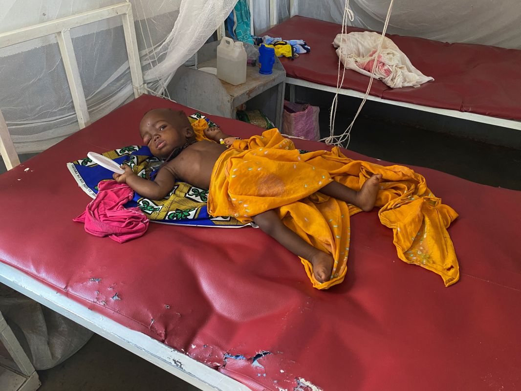 أرقام صادمة.. الجوع والمرض يفتكان بأطفال السودان 