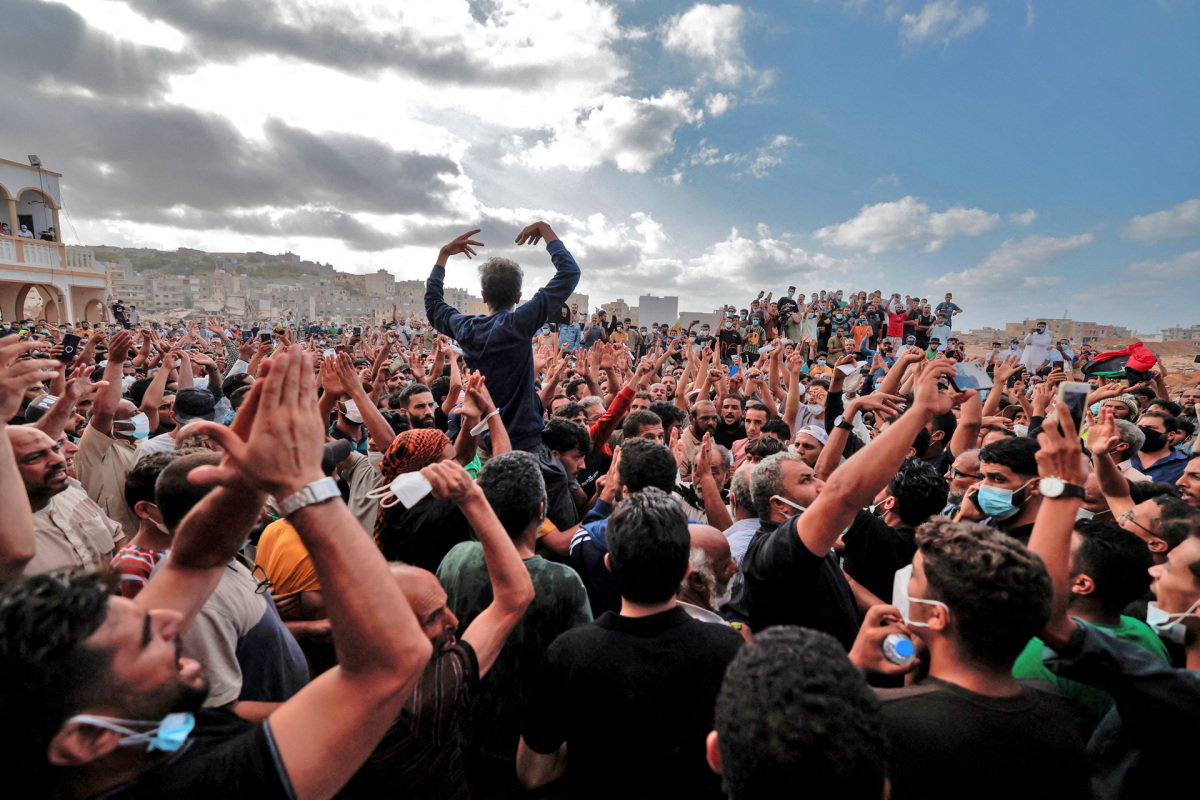 ضحايا درنة ما زالوا في قاع البحر والمسؤولون يتقاذفون الاتهامات