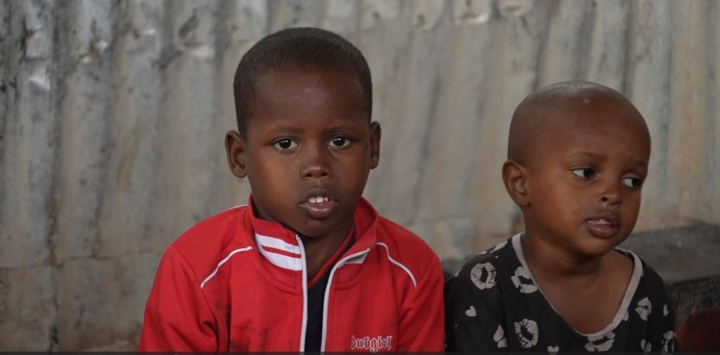 بالصور..أخبار الآن في زيارة للفارين من جحيم زكاوات جماعة الشباب