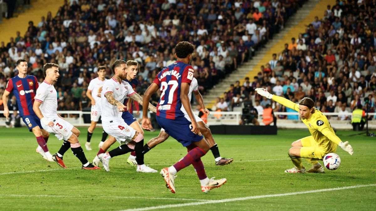 بنيران صديقة.. برشلونة يحسم مباراته أمام إشبيلية