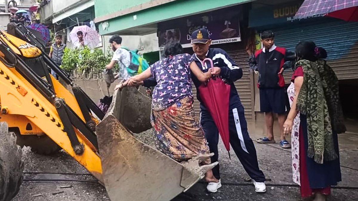 فقدان 23 جنديًا في الهند بسبب فيضانات مفاجئة