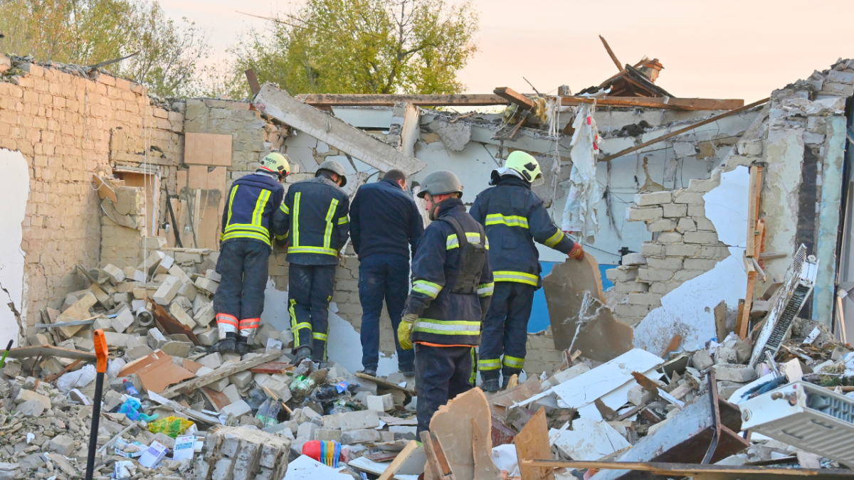 ”جرائم روسيا ضد الأطفال والمدنيين لا تغتفر“.. برلمانية أوكرانية لـ ”أخبار الآن“ 3 غارة روسية تقتل 51 مدنيًا أثناء مراسم عزاء في شرق أوكرانيا