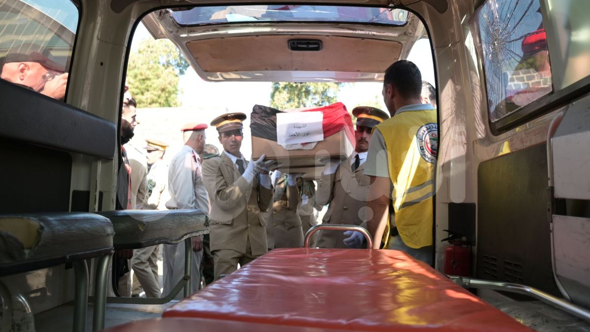 بالصور.. سوريا تشيّع ضحايا الهجوم على الكلية الحربية في حمص