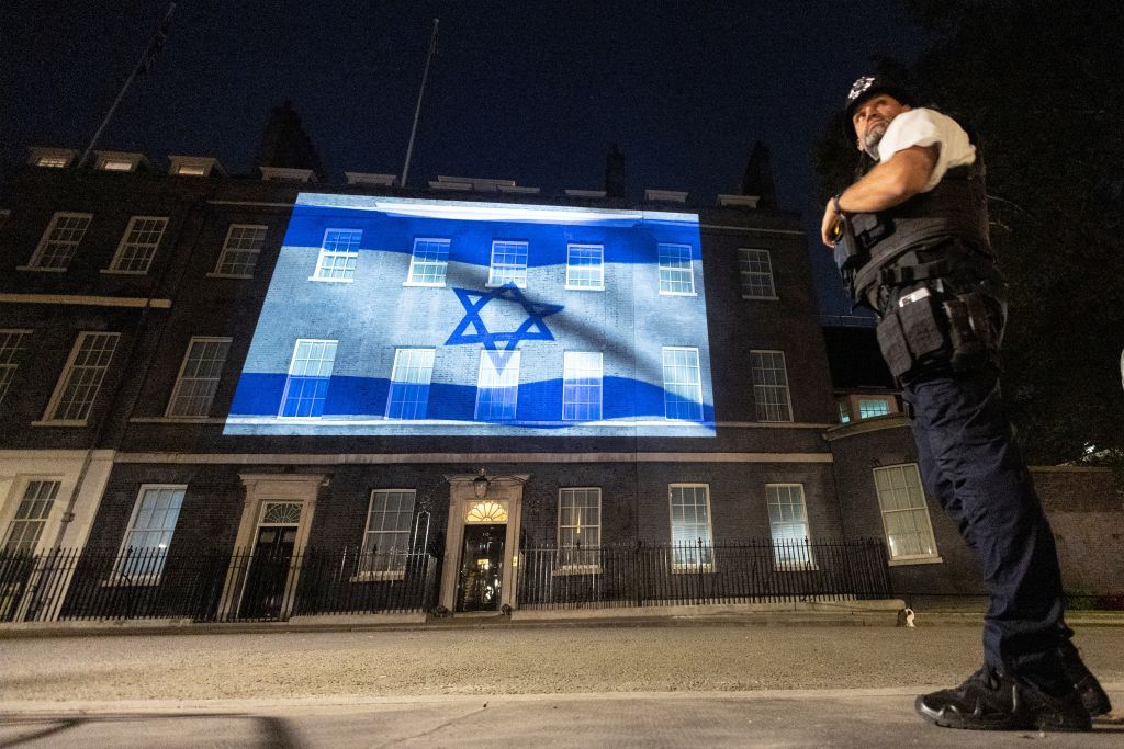 حرب غزة تدخل يومها الثالث.. أكثر من 1100 قتيل وإسرائيل تعلن حالة الحرب