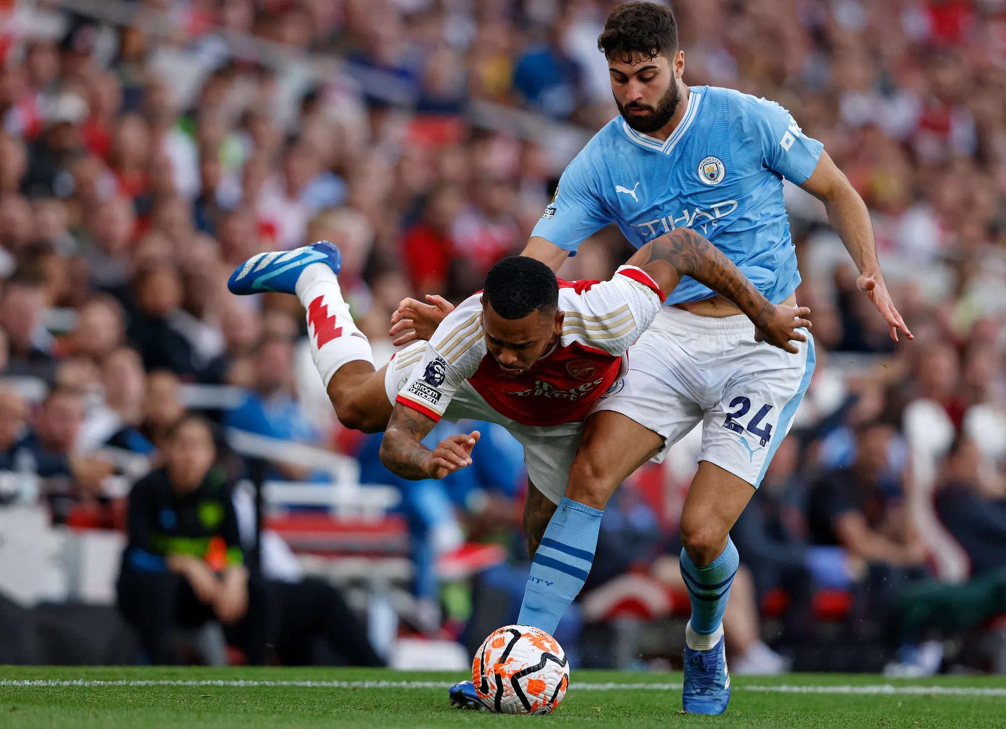 لأول مرة منذ 2015.. آرسنال يهزم مانشستر سيتي ويبعث برسالة قوية للمنافسين