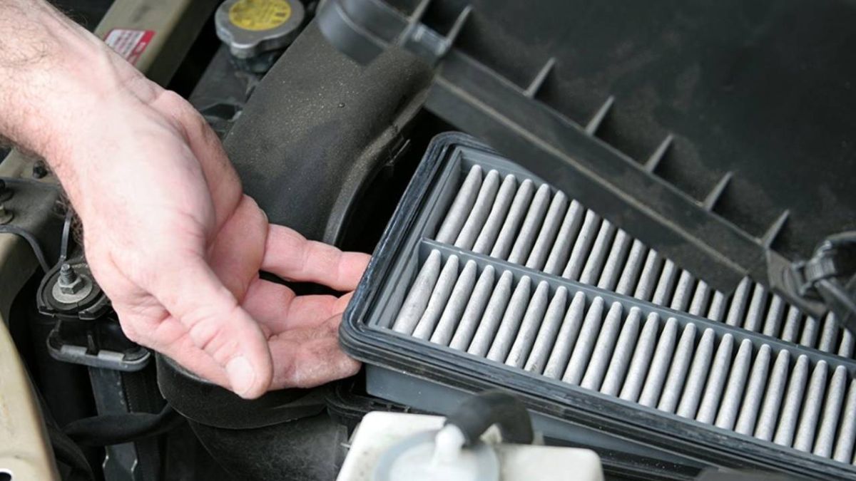 استبدال فلتر الهواء 