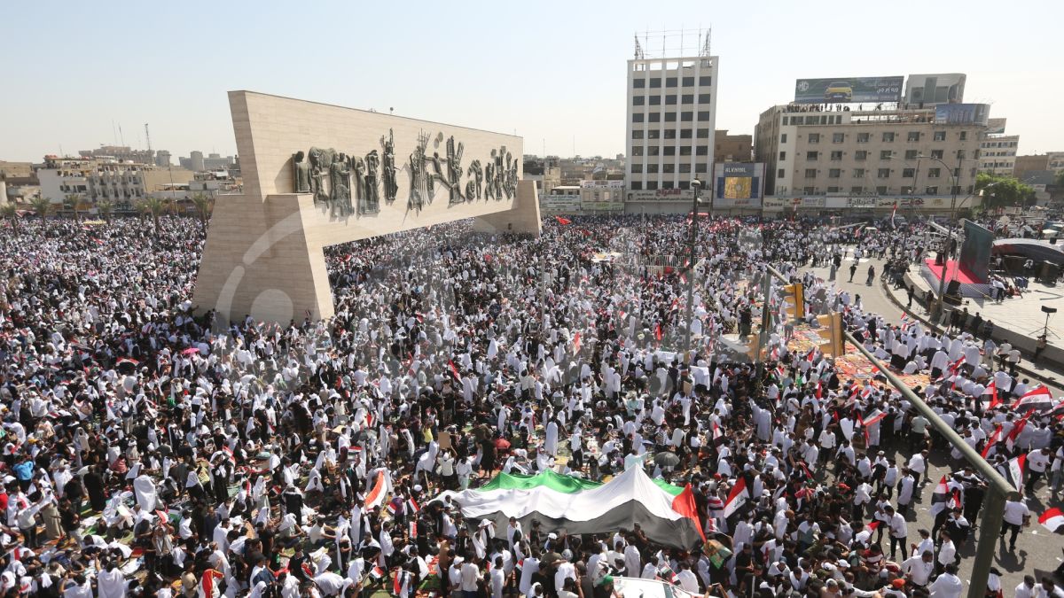 بالصور.. أنصار مقتدى الصدر يتظاهرون في بغداد دعمًا لقطاع غزة 1 بالصور.. أنصار مقتدى الصدر يتظاهرون في بغداد دعمًا لقطاع غزة