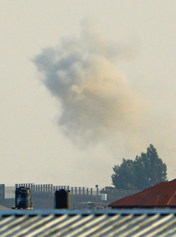 الجيش المصري: إصابة بعض عناصر المراقبة الحدودية بقذيفة إسرائيلية بـ "الخطأ" 2 الجيش المصري: إصابة بعض عناصر المراقبة الحدودية بقذيفة إسرائيلية بـ "الخطأ"