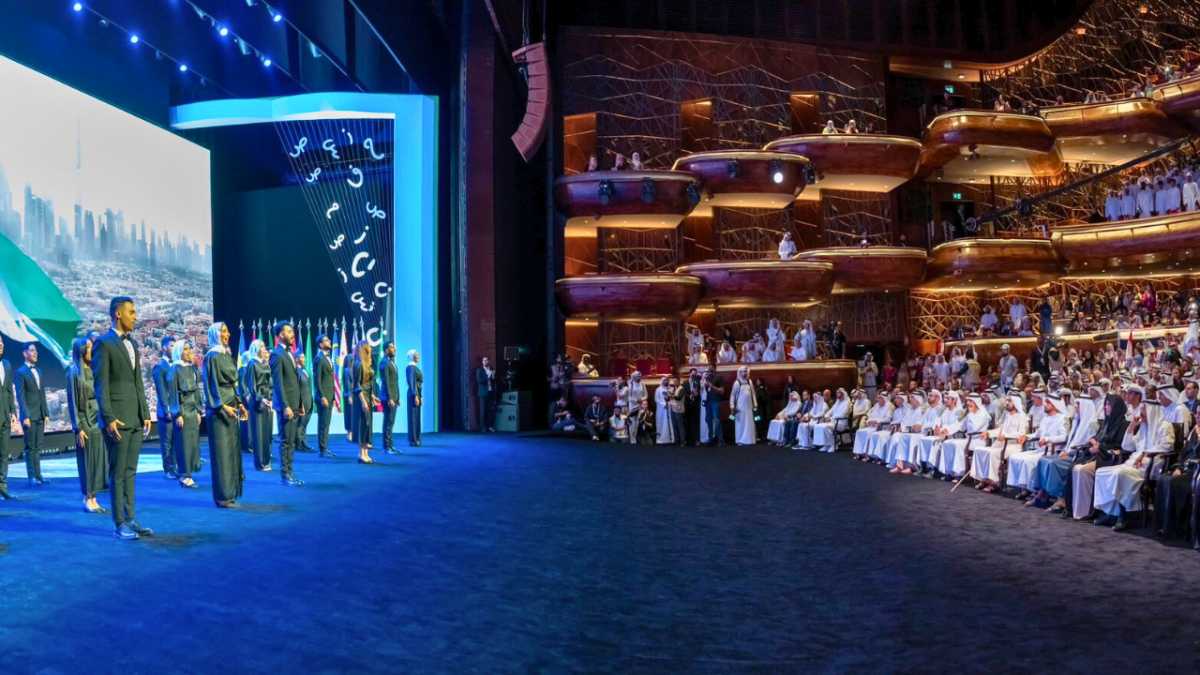 تحدي القراءة العربي 2023.. محمد بن راشد يكرم القطري عبد الله البري والإماراتية آمنة المنصوري 5 لقب بطل تحدي القراءة العربي 2023.. محمد بن راشد يكرم عبد الله البري من قطر وآمنة المنصوري من الإمارات