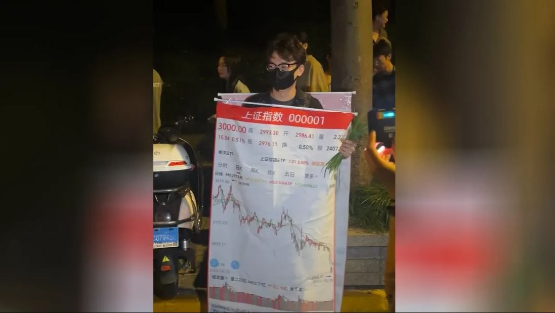 هالوين الصين.. محاولة شباببية لطرد "أزمات الاقتصاد الشريرة"؟