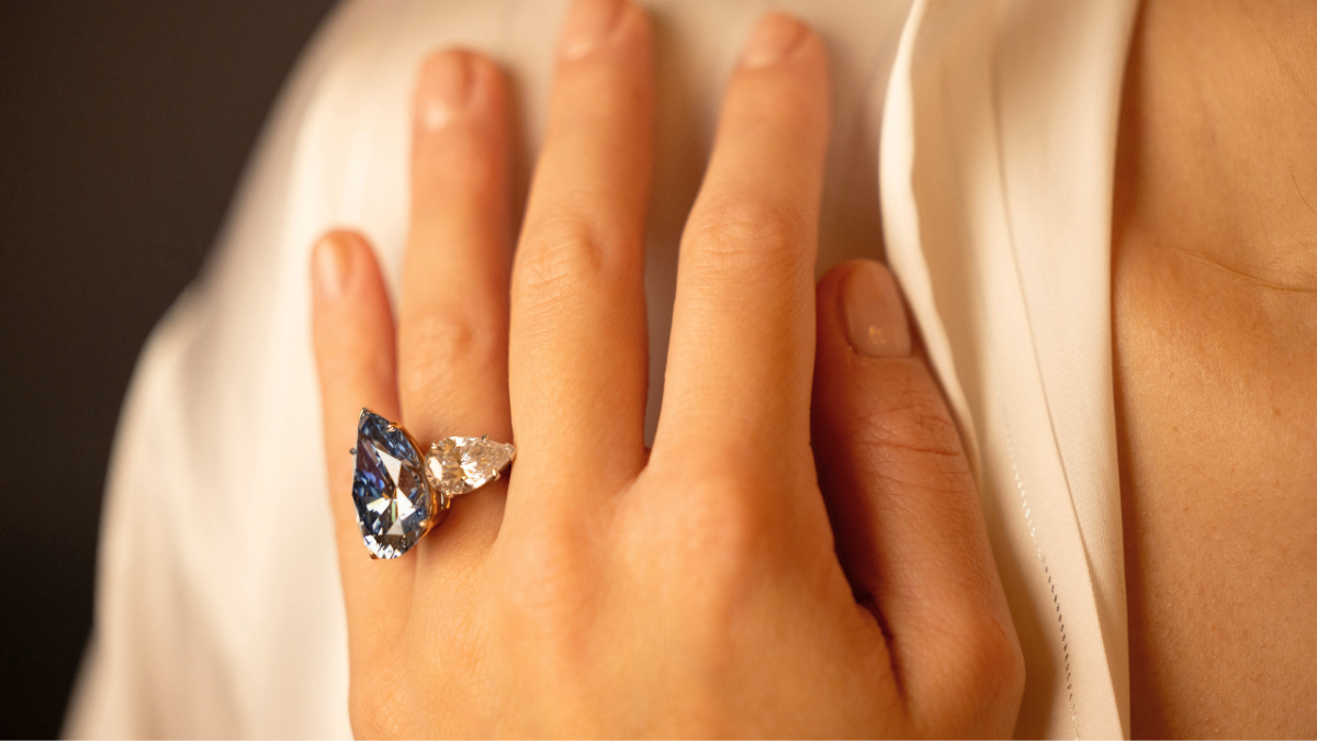 أغلى ماسة وأندر في العالم تعرض في مزاد للبيع.. كم ثمنها؟