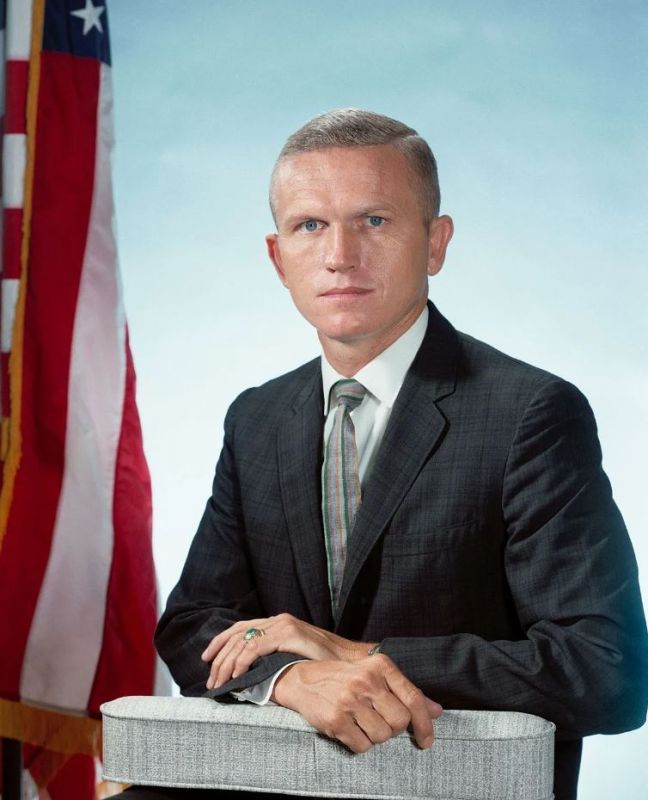 بعد وفاته.. أبز المعلومات عن رائد الفضاء الأمريكي فرانك بورمان