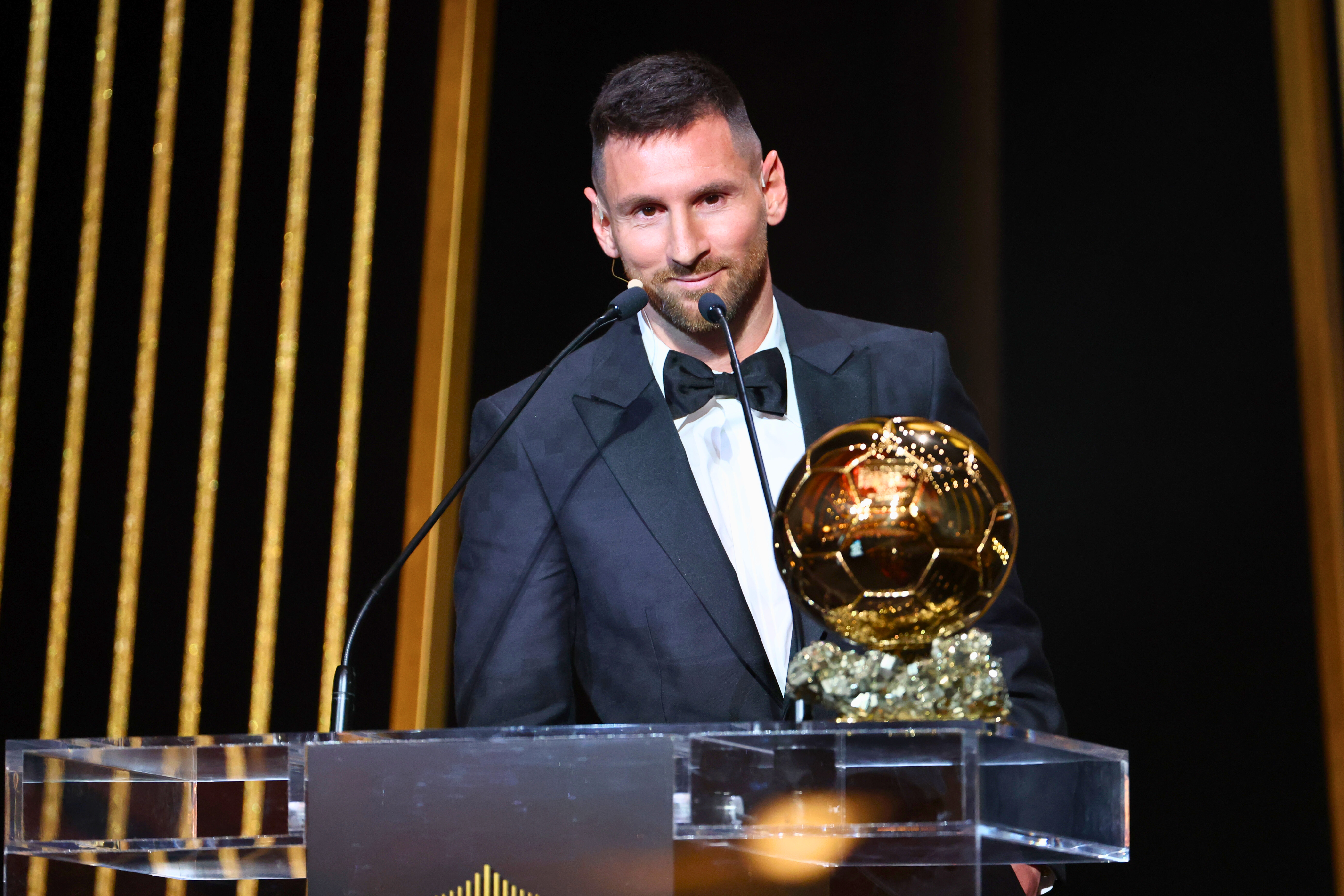 بعد أن ارتداها في كأس العالم 2022.. "قمصان ميسي" التذكار الرياضي الأكثر قيمة لهذا العام