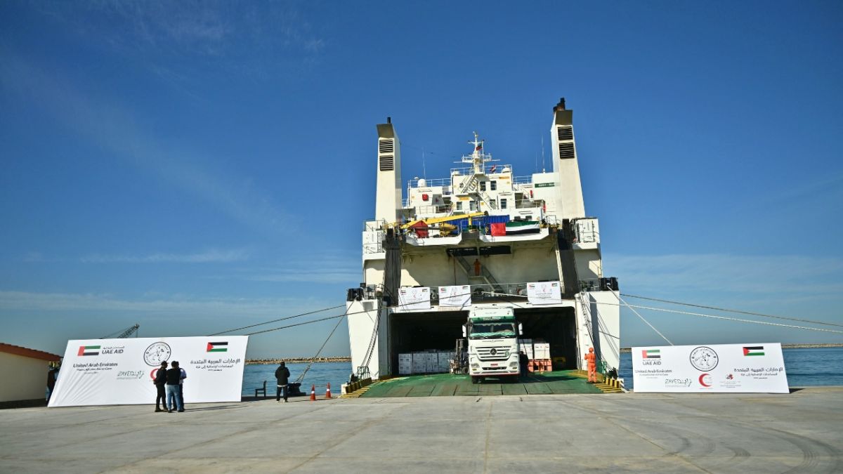 وصول سفينة مساعدات إماراتية الى العريش بحمولة 4000 طن لدعم سكان غزة