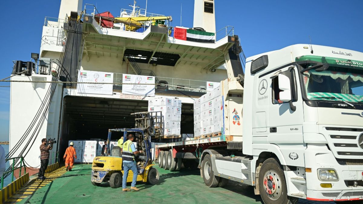 وصول سفينة مساعدات إماراتية الى العريش بحمولة 4000 طن لدعم سكان غزة