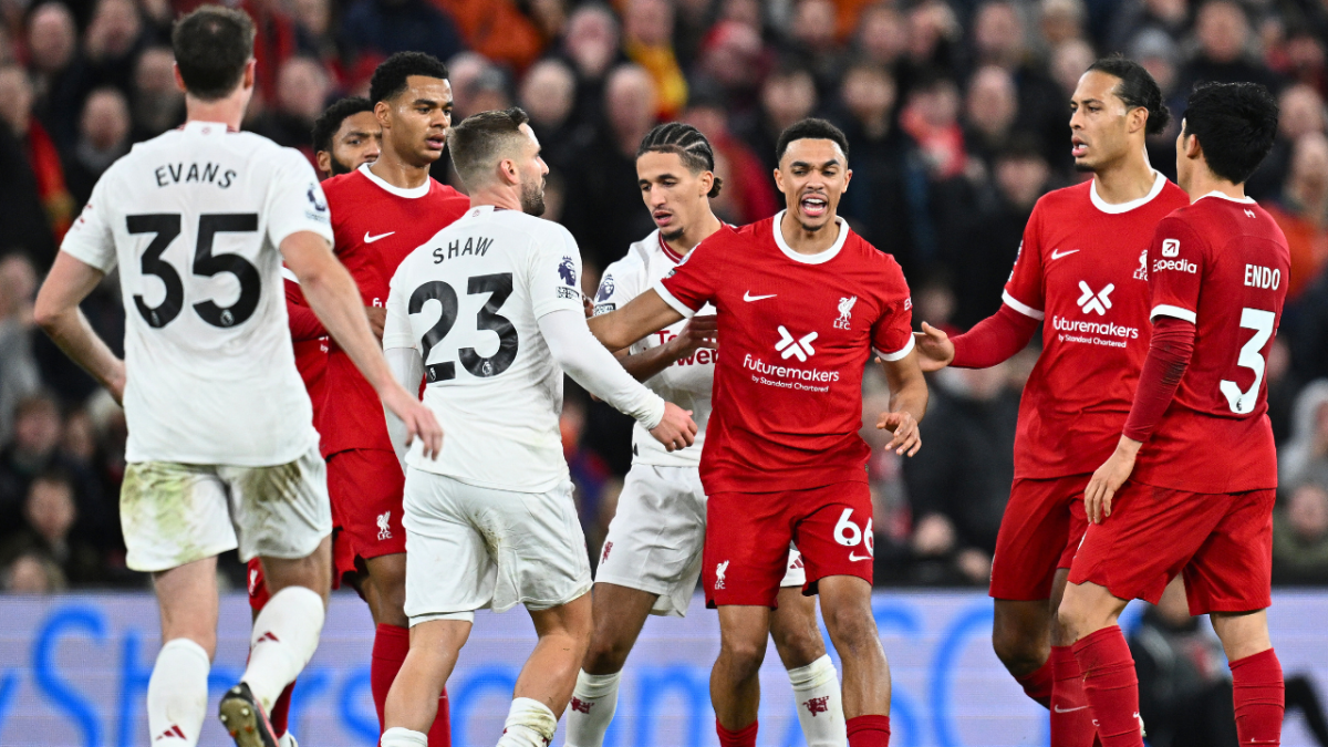 ليفربول يفرط بنقطتين ثمينتين والصدارة.. وأرسنال يستعيد القمة