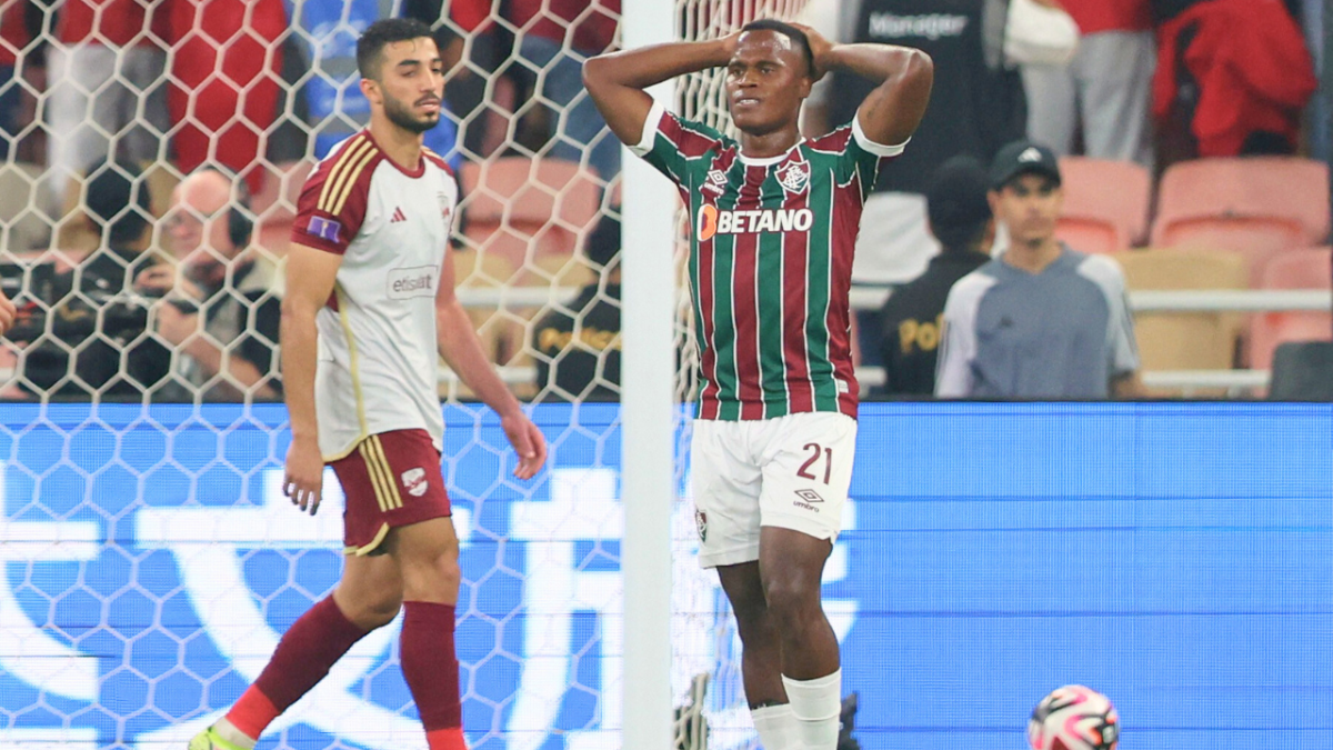 فلوميننسي إلى النهائي بعد فوزه على الأهلي 5 فلوميننسي إلى النهائي بعد فوزه على الأهلي