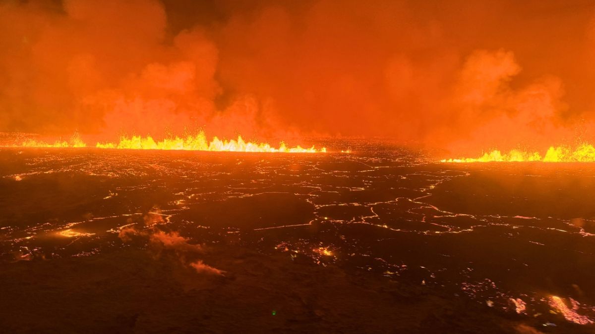 بالصور.. ثوران بركان في أيسلندا واستنفار في المدن القريبة