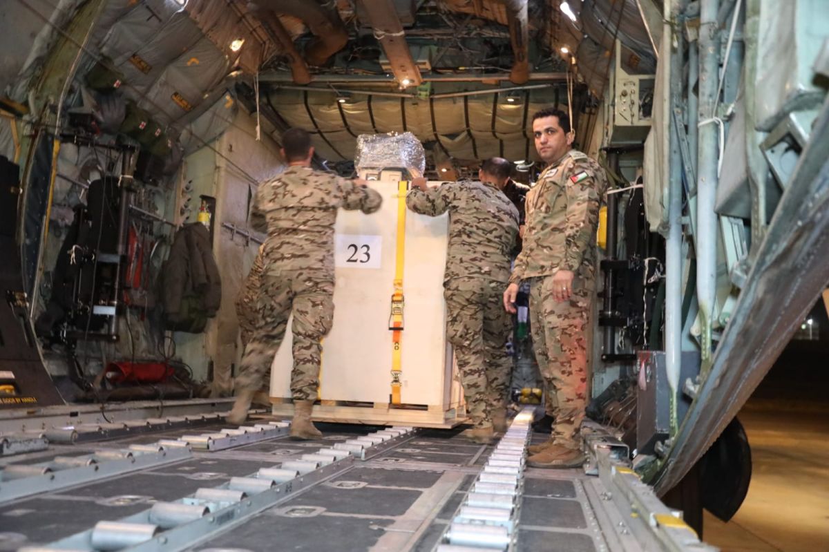 الأردن يعلن إنزال مساعدات جوًا لمحاصرين في كنيسة بشمال غزة (صور)