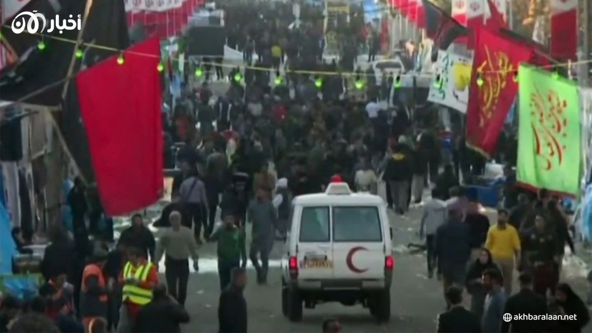 بالصور.. هكذا بدت منطقة التفجيرين الداميين قرب قبر قاسم سليماني عقب الهجمات 4 بالصور.. هكذا بدت منطقة التفجيرين الداميين قرب قبر قاسم سليماني عقب الهجمات