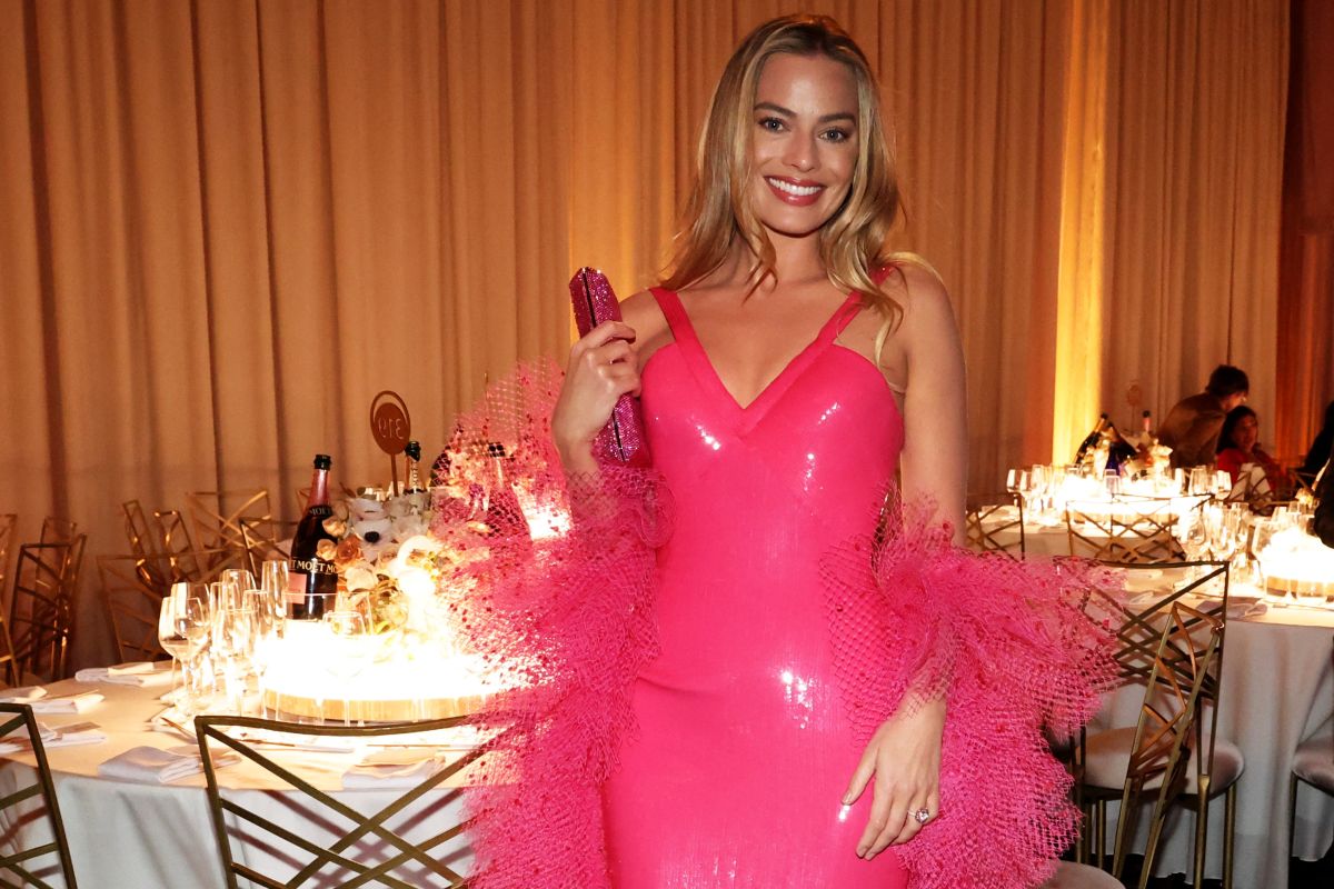 أبرز إطلالات النجوم في حفل توزيع جوائز غولدن غلوب 2024 (صور)