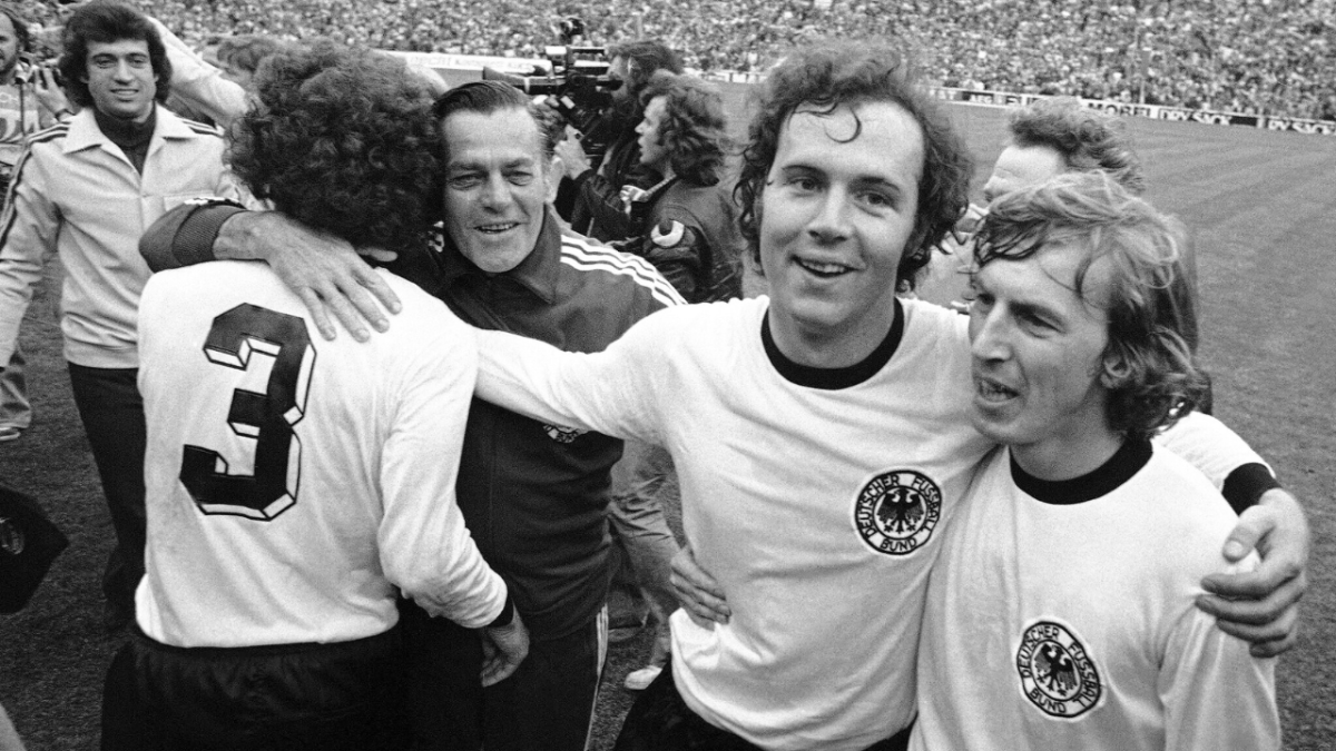 بعد وفاته.. ماذا تعرف عن "قيصر" كرة القدم الألماني فرانز بكنباور؟