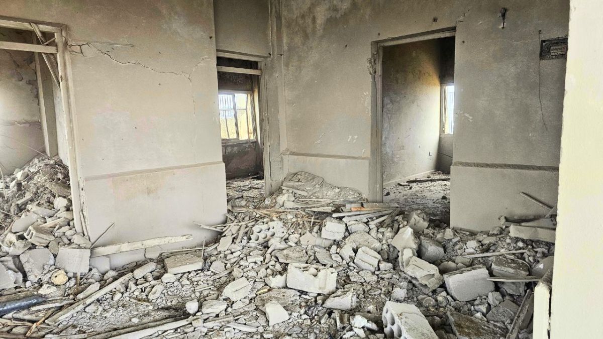 إصابة مدنيين وتدمير مركز صحي.. ماذا فعل القصف الإيراني في إدلب؟ (صور وفيديو)