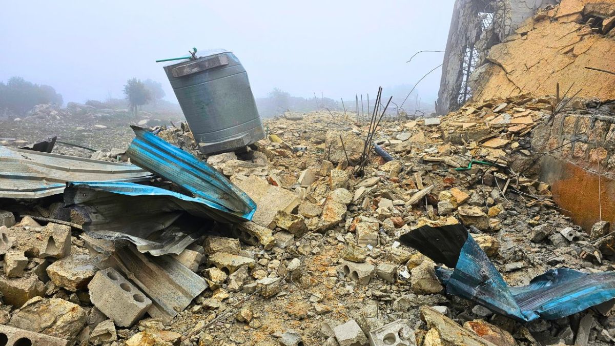 إصابة مدنيين وتدمير مركز صحي.. ماذا فعل القصف الإيراني في إدلب؟ (صور وفيديو)